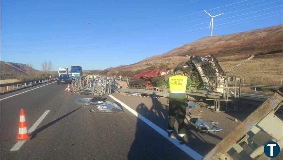 Heridas dos personas en un accidente en Medinaceli que obligó a cortar un carril de la autovía